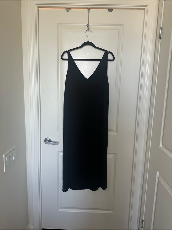 Babaton Dresses & Skirts - Babaton Black V-Neck Maxi Slip Dress
